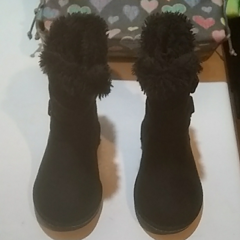 Air Walk Kids UGG Boots Size 7 Toddler. Like New!